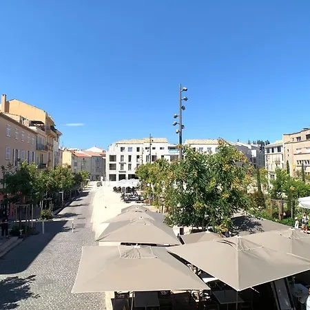 Renovated 100m Townhouse In The Heart Of The Old Town Of Antibes
