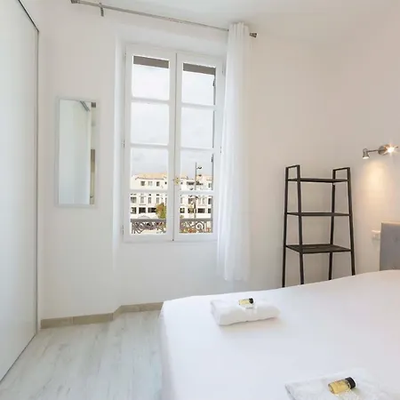 Ferienhaus Renovated 100m Townhouse In The Heart Of The Old Town Of *
