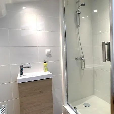 Renovated 100m Townhouse In The Heart Of The Old Town Of