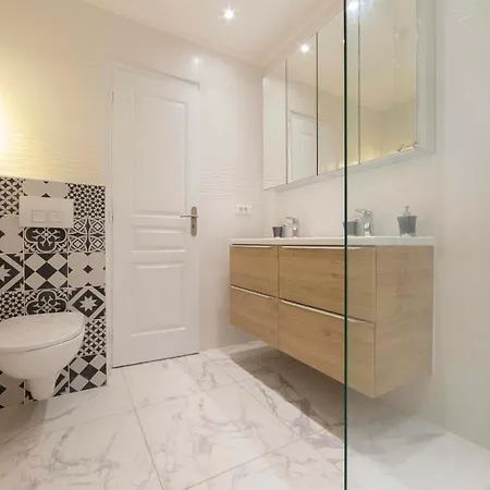 Renovated 100m Townhouse In The Heart Of The Old Town Of Дом отдыха *